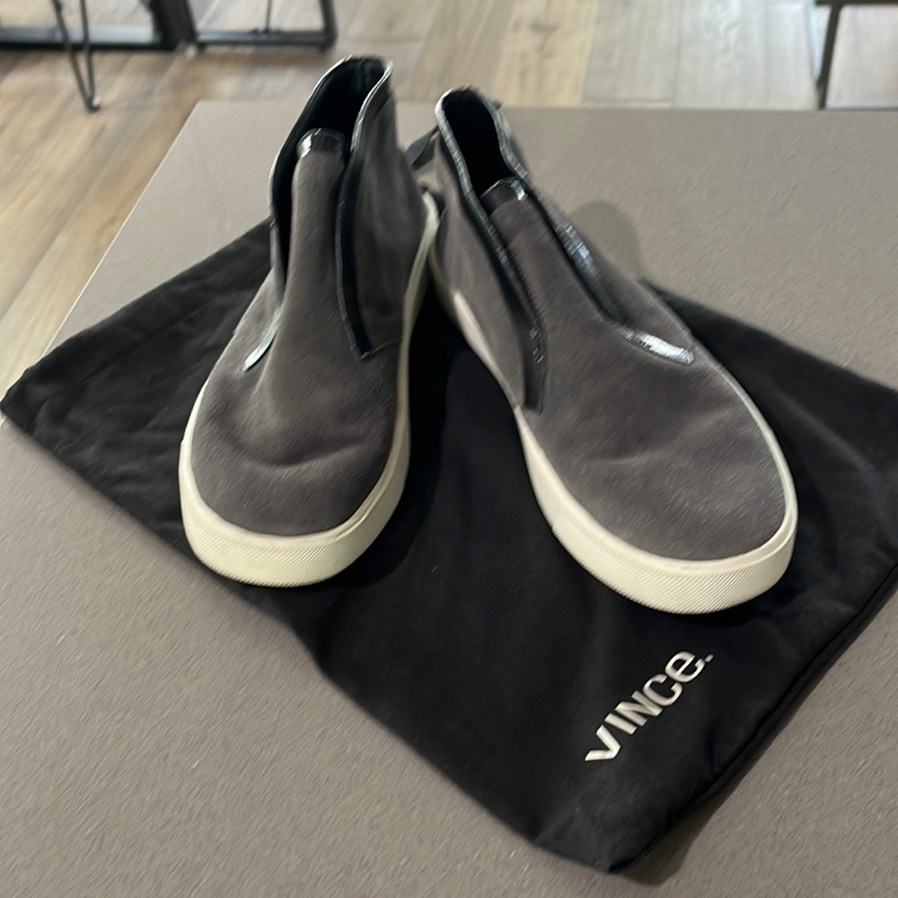 Vince grey suede with black leather trim Chelsea boot size 7 excellent condition